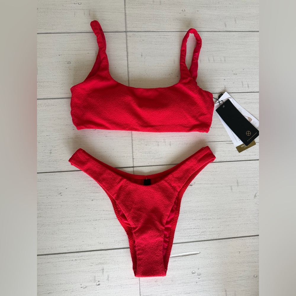 Vix Swim Bikini Set NWT Size M Red